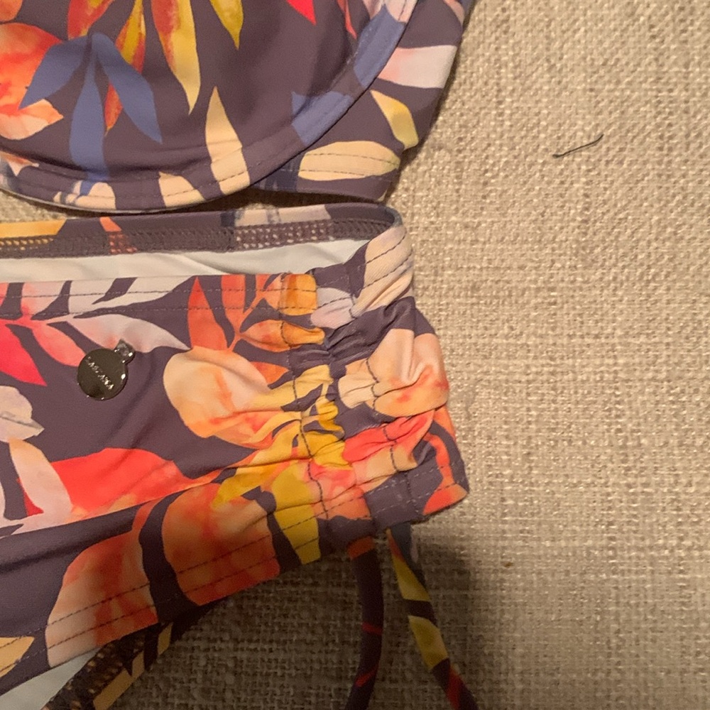 Two piece bathing suit - Picture 4 of 6